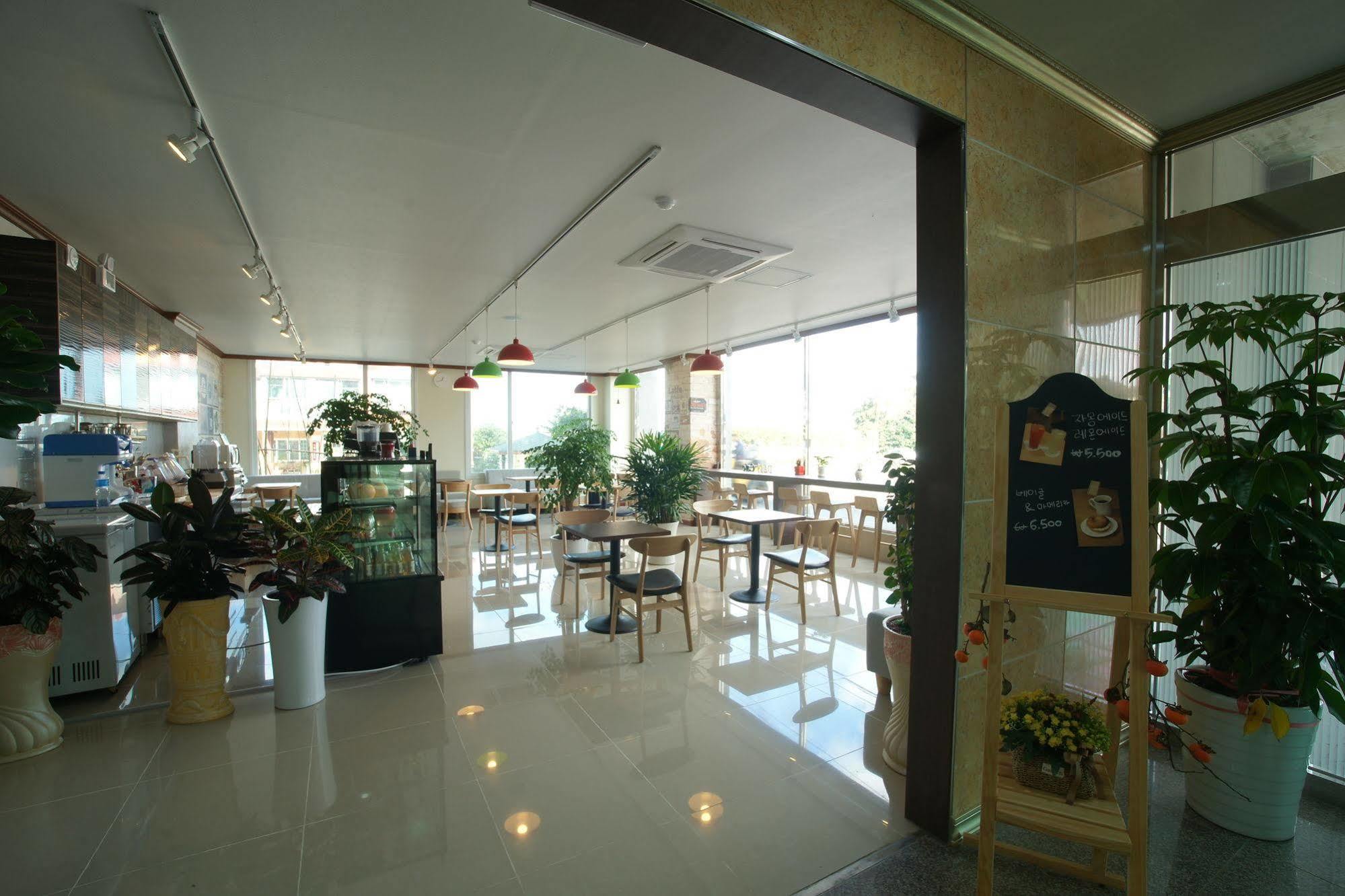 Seongsan Aqua Beach Hotel Seogwipo Exterior foto